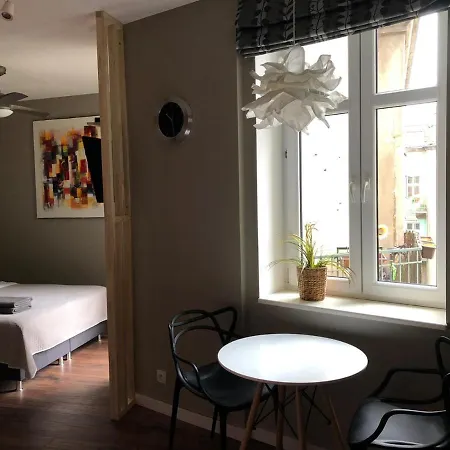 Krakowska 25 *